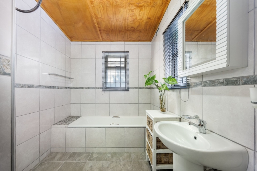 3 Bedroom Property for Sale in Rustdal Western Cape